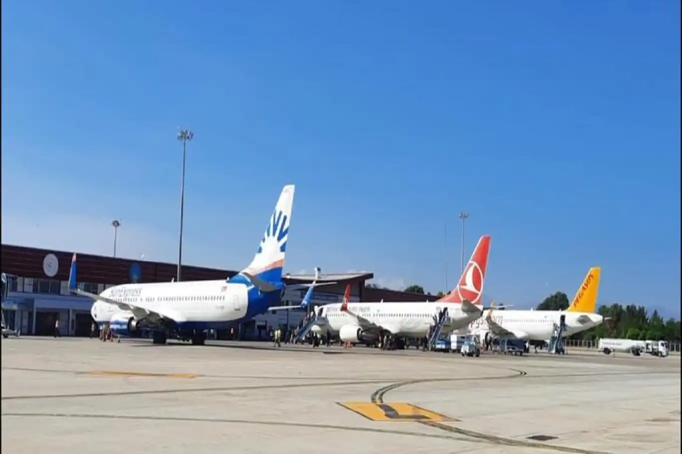 German airport strike grounds hundreds of flights, leaving passengers stranded German airport strike grounds hundreds of flights, leaving passengers stranded