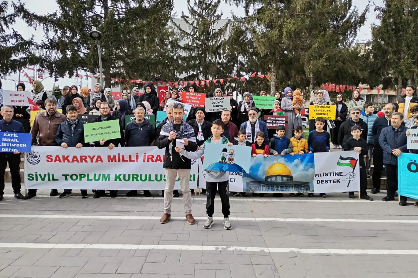 Sakarya'da STK'lardan Gazze çağrısı: Halkın başlattığı boykota devletin kurumları da dahil olsun Sakarya'da STK'lardan Gazze çağrısı: Halkın başlattığı boykota devletin kurumları da dahil olsun