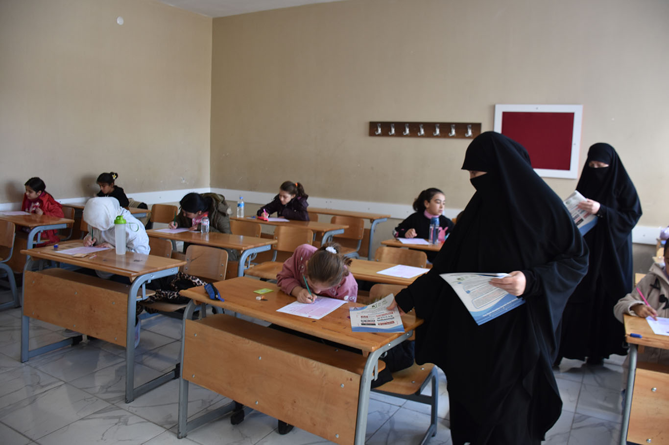 "O'nu Oku, O'nu Yaşa" temalı Siyer Yarışması Bitlis'te heyecanla gerçekleştirildi