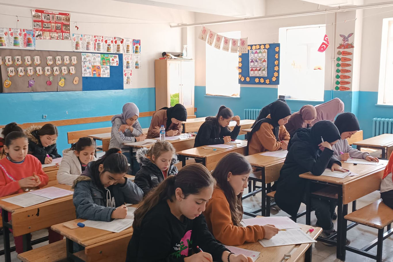 "O'nu Oku, O'nu Yaşa" temalı Siyer Yarışması Bitlis'te heyecanla gerçekleştirildi