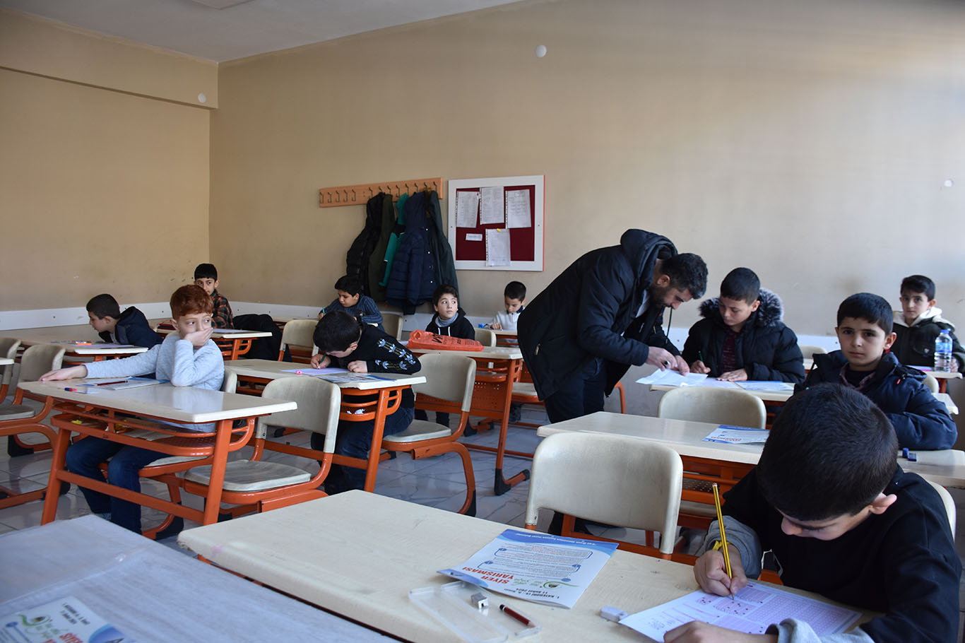 "O'nu Oku, O'nu Yaşa" temalı Siyer Yarışması Bitlis'te heyecanla gerçekleştirildi