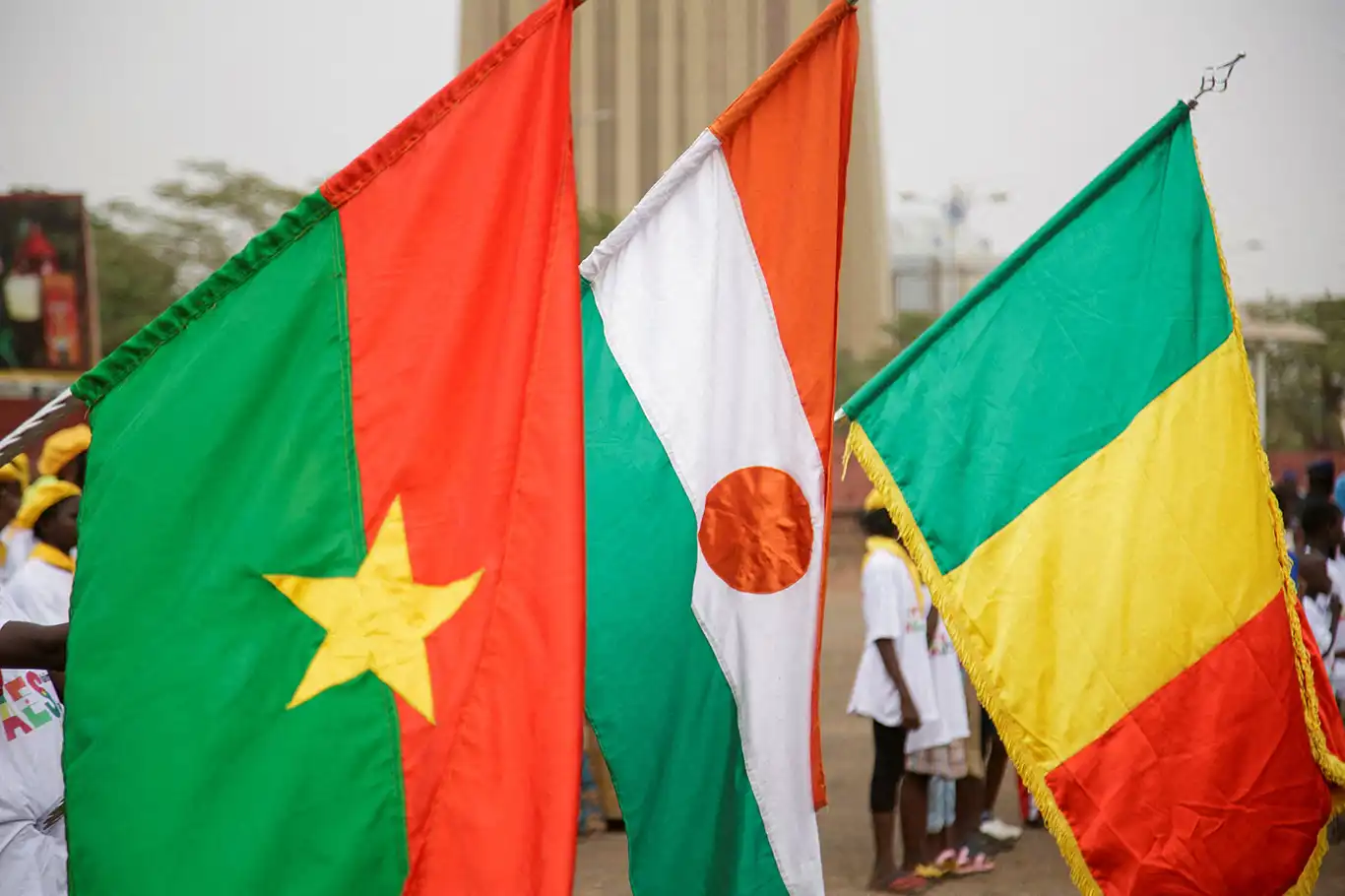Nijer, Mali ve Burkina Faso, ECOWAS'tan ayrılma kararını teyit etti  Nijer, Mali ve Burkina Faso, ECOWAS'tan ayrılma kararını teyit etti