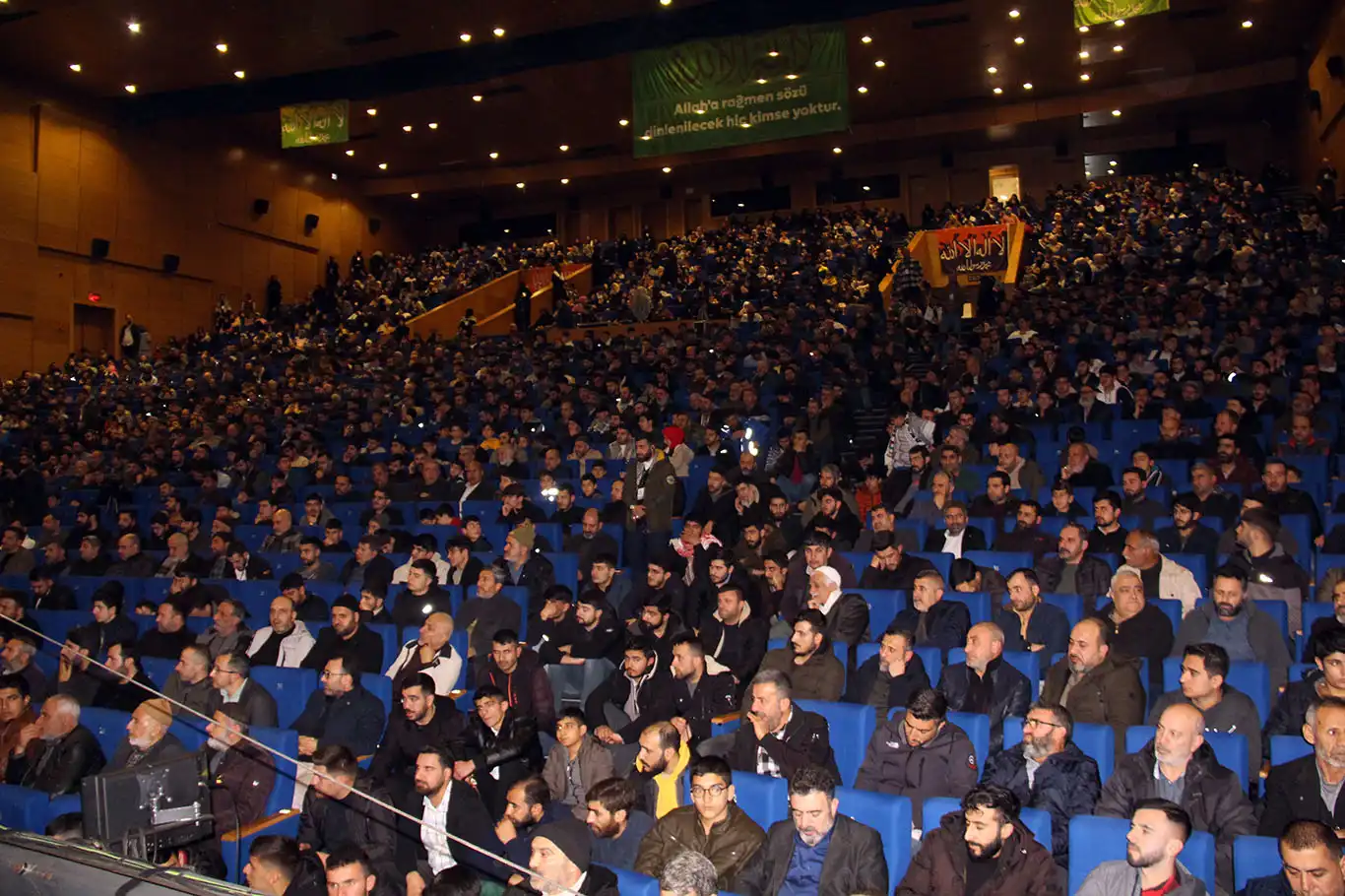 Diyarbakır'da "Şubat Ayı Şehadet Ayı" programı yoğun katılımla gerçekleşti