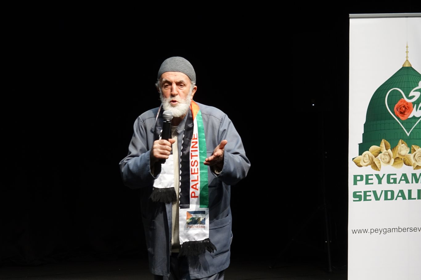 Peygamber Sevdalıları Vakfı Onursal Başkanı  Mehmet Göktaş,