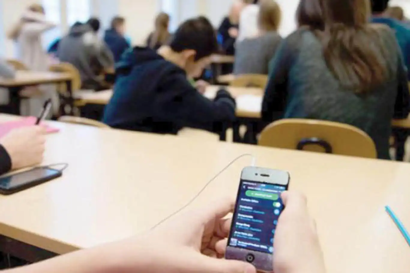 İtalya'da okullarda akıllı telefon ve tablet yasaklanacak İtalya'da okullarda akıllı telefon ve tablet yasaklanacak