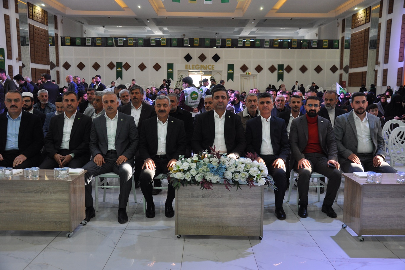 Batman Belediye Başkan adayı Ramanlı, projelerini ve meclis üyelerini açıkladı