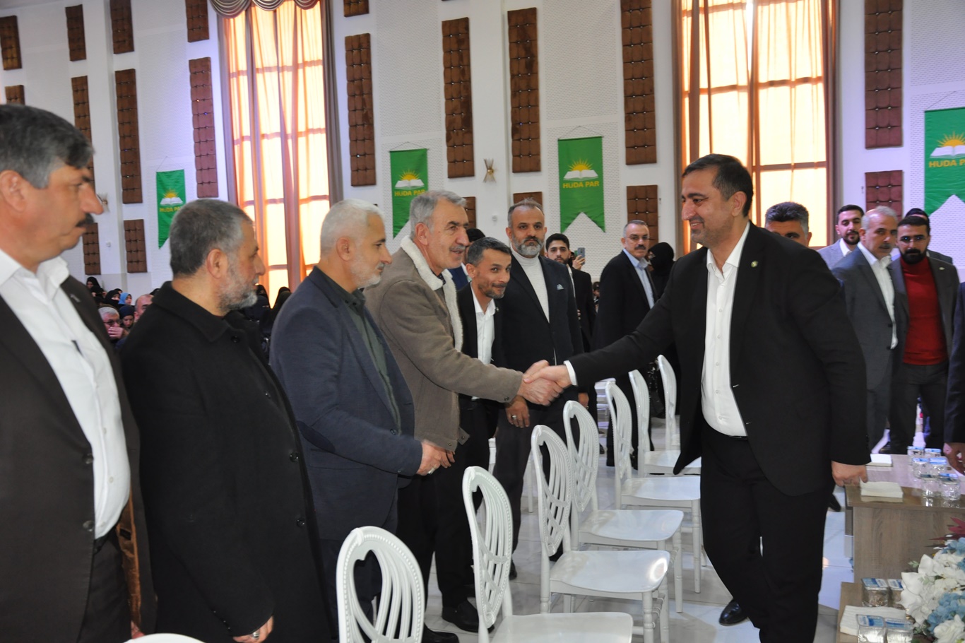 Batman Belediye Başkan adayı Ramanlı, projelerini ve meclis üyelerini açıkladı