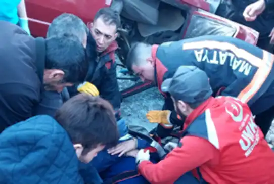 Malatya’da otomobil takla attı: 4 yaralı