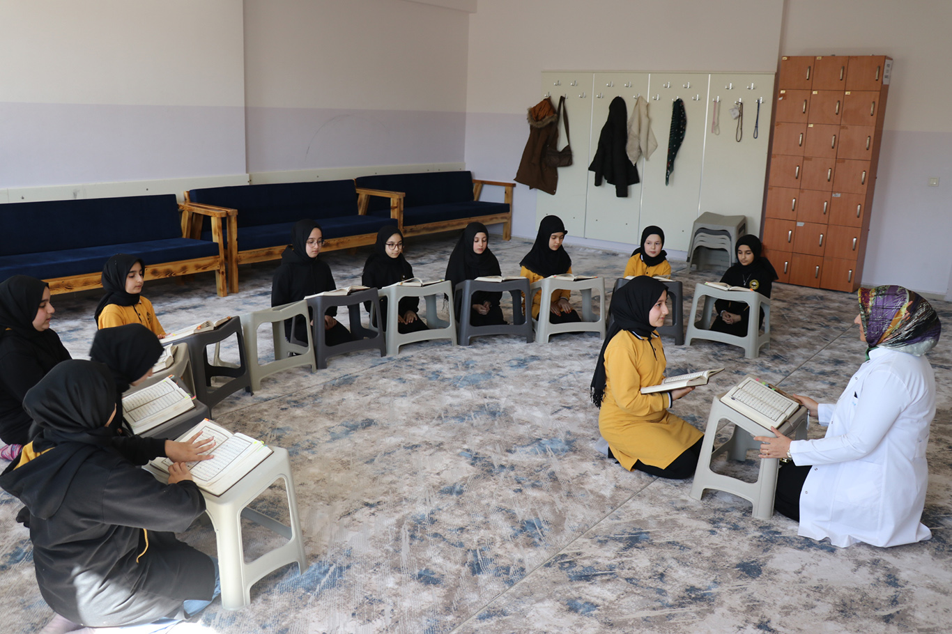 Salgın ve depreme rağmen 42 öğrenci Kur'an hafızı olmayı başardı