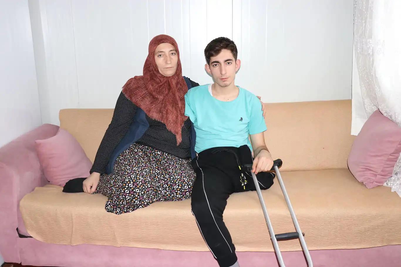 Depremde eşini ve 3 çocuğunu kaybeden kadın: Allah'a hamd ederek yaşama tutunuyoruz Depremde eşini ve 3 çocuğunu kaybeden kadın: Allah'a hamd ederek yaşama tutunuyoruz
