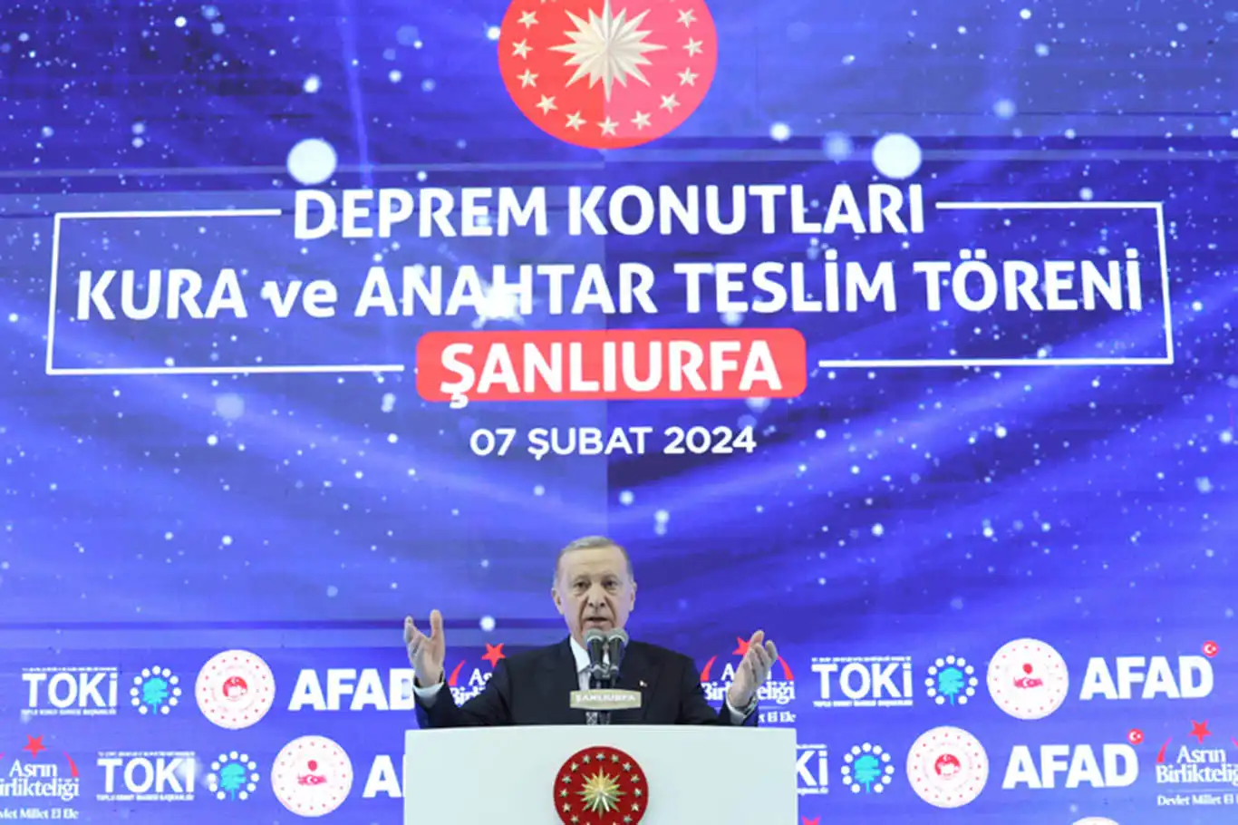 Cumhurbaşkanı Erdoğan: Asrın felaketinin üstesinden asrın birlikteliği ile geliyoruz Cumhurbaşkanı Erdoğan: Asrın felaketinin üstesinden asrın birlikteliği ile geliyoruz