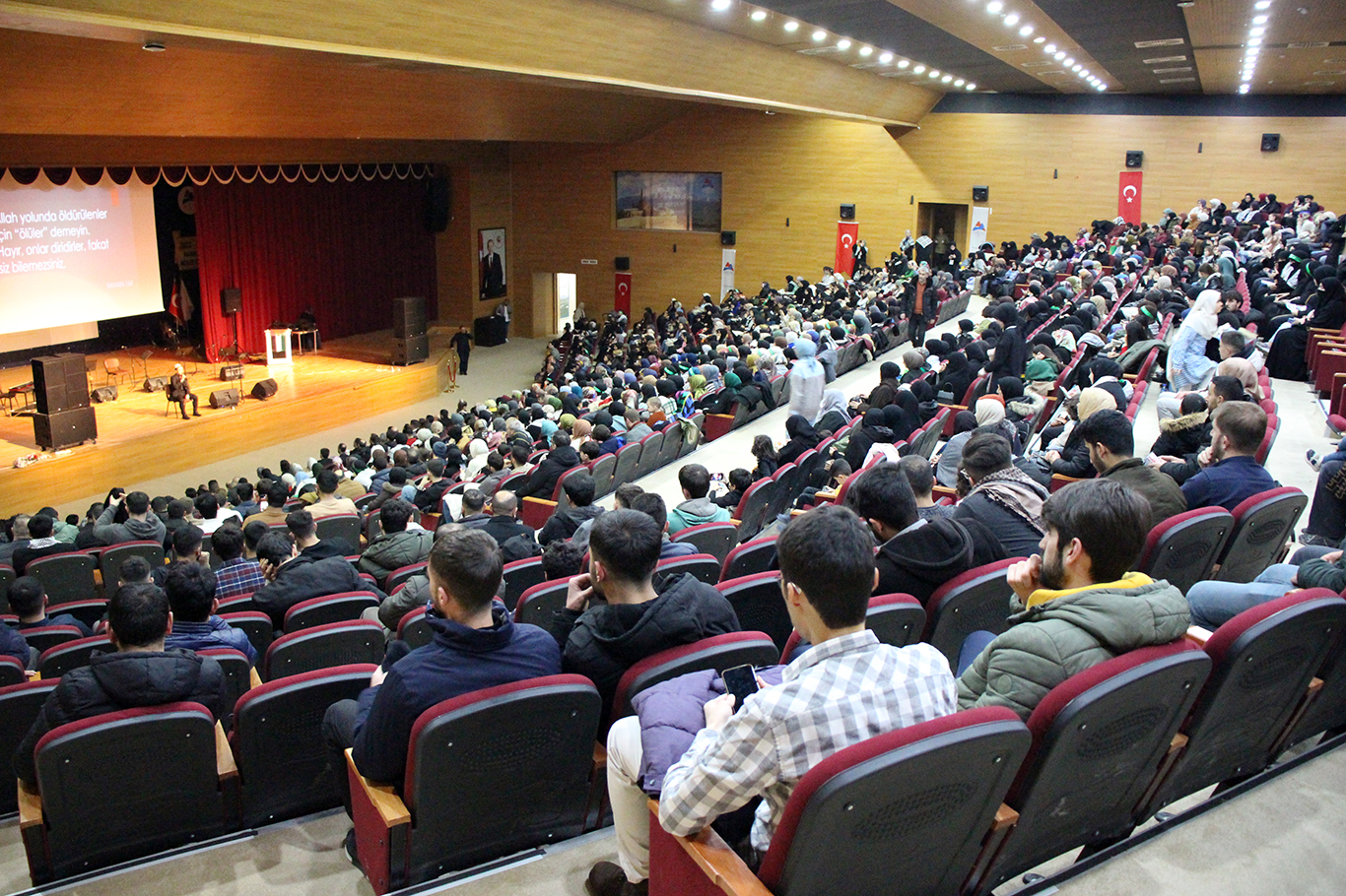 Ağrı'da 'Filistin'e Özgürlük Şehadet Gecesi' programı gerçekleştirildi
