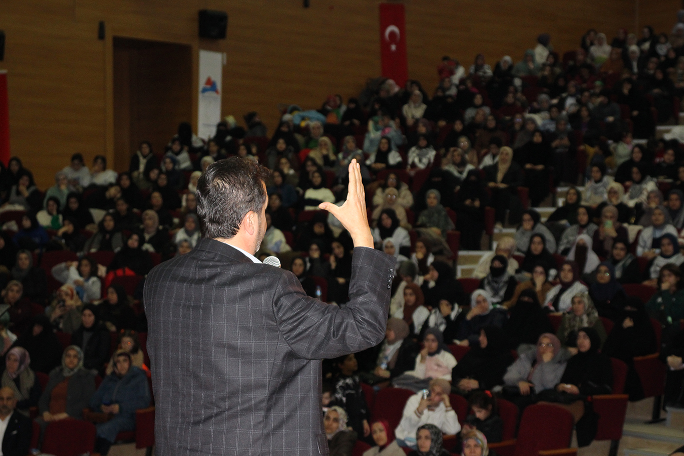 Ağrı'da 'Filistin'e Özgürlük Şehadet Gecesi' programı gerçekleştirildi