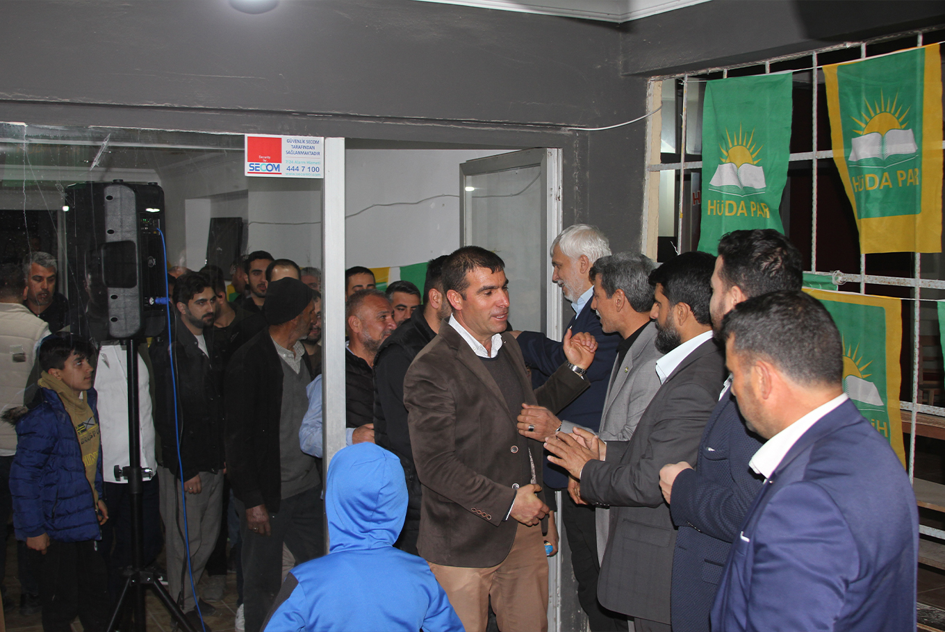HÜDA PAR Yüreğir Belediye Başkan adayı Temur'dan seçim lokali açılışı