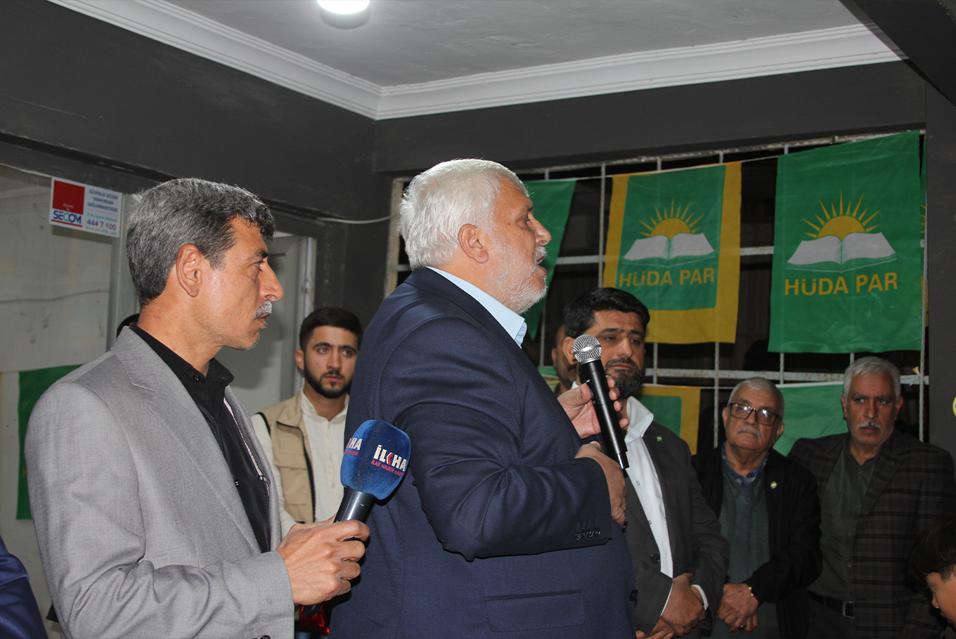 HÜDA PAR Yüreğir Belediye Başkan adayı Temur'dan seçim lokali açılışı