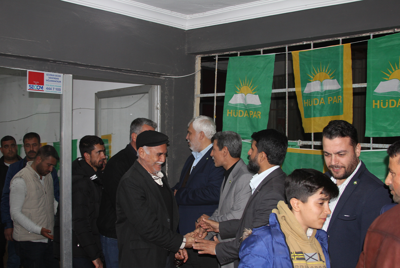 HÜDA PAR Yüreğir Belediye Başkan adayı Temur'dan seçim lokali açılışı
