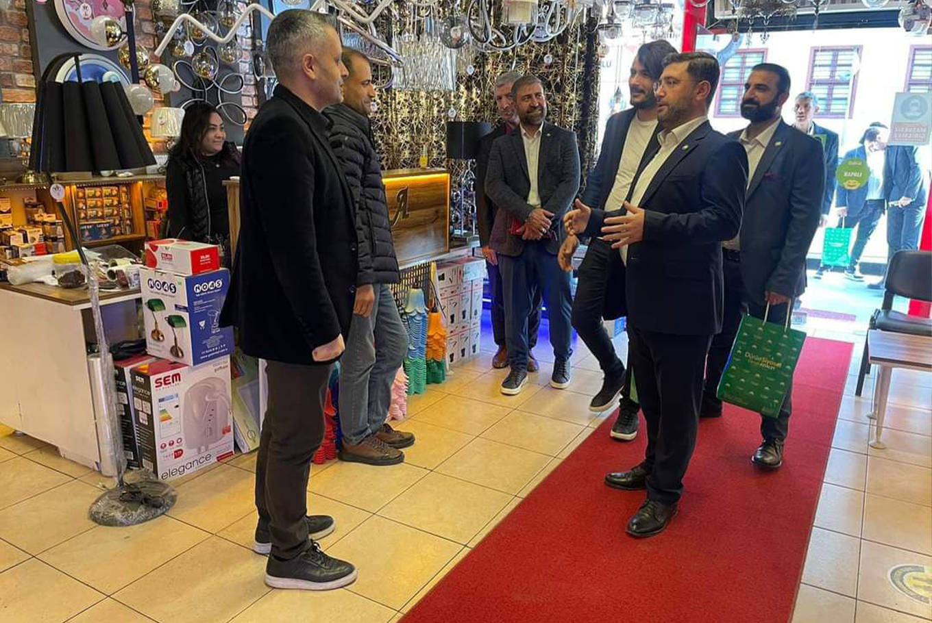 HÜDA PAR Seyhan Belediye Başkan adayı Beyazçiçek'ten esnaf ziyareti