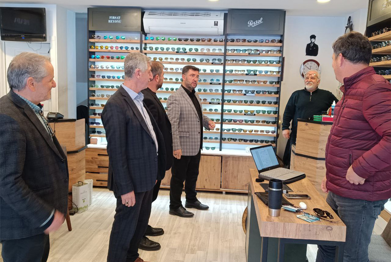 HÜDA PAR Seyhan Belediye Başkan adayı Beyazçiçek'ten esnaf ziyareti