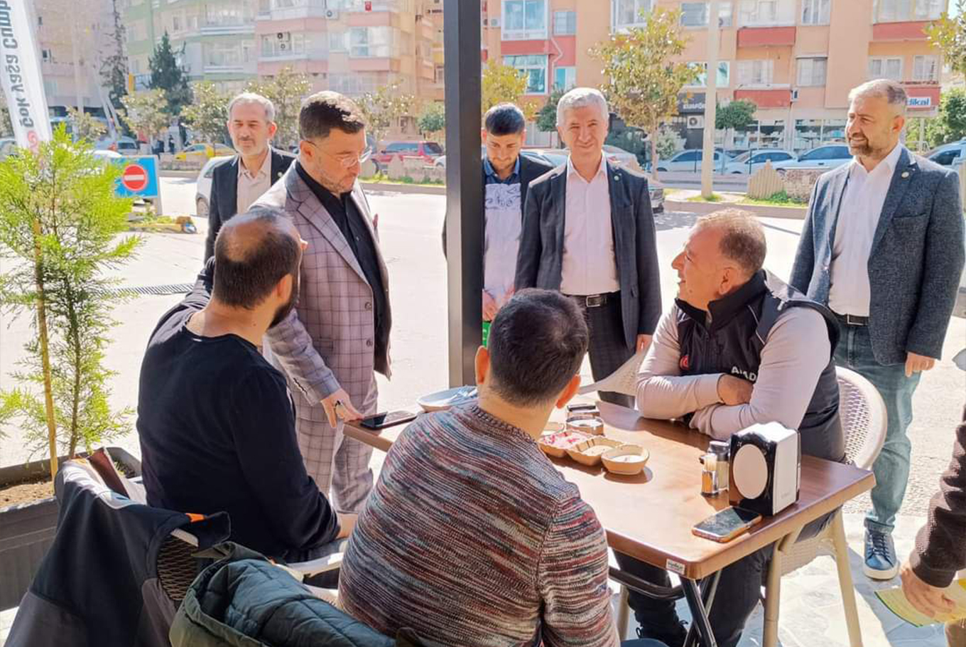 HÜDA PAR Seyhan Belediye Başkan adayı Beyazçiçek'ten esnaf ziyareti