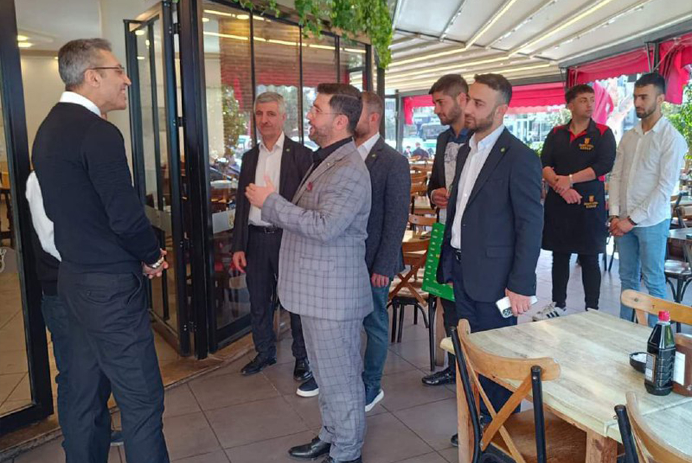 HÜDA PAR Seyhan Belediye Başkan adayı Beyazçiçek'ten esnaf ziyareti