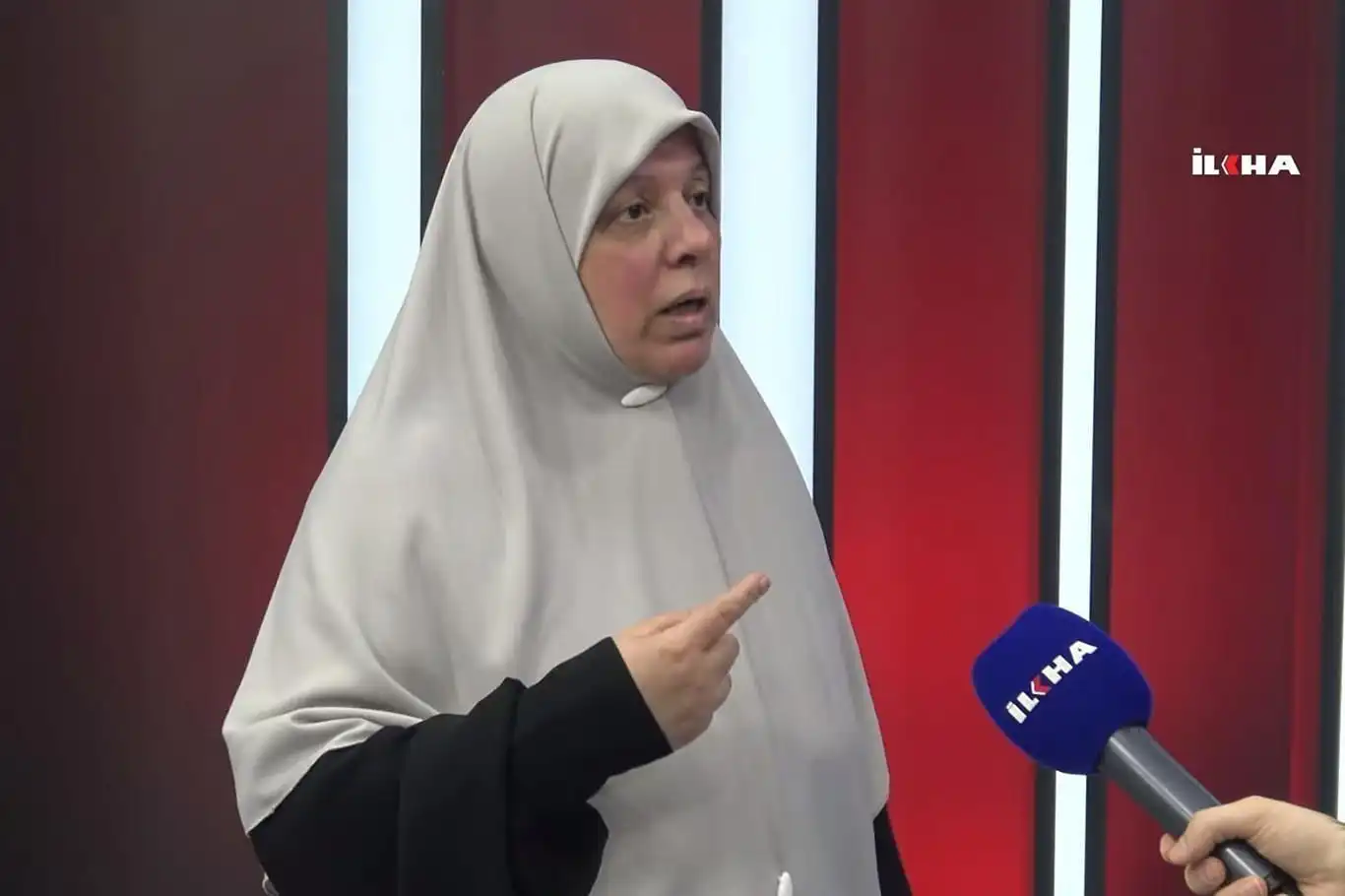 المختصة بالشأن الفلسطيني أمل خليفة: ما نعطيه لغزة ليس صدقة وإنما هو حقٌ لهم المختصة بالشأن الفلسطيني أمل خليفة: ما نعطيه لغزة ليس صدقة وإنما هو حقٌ لهم