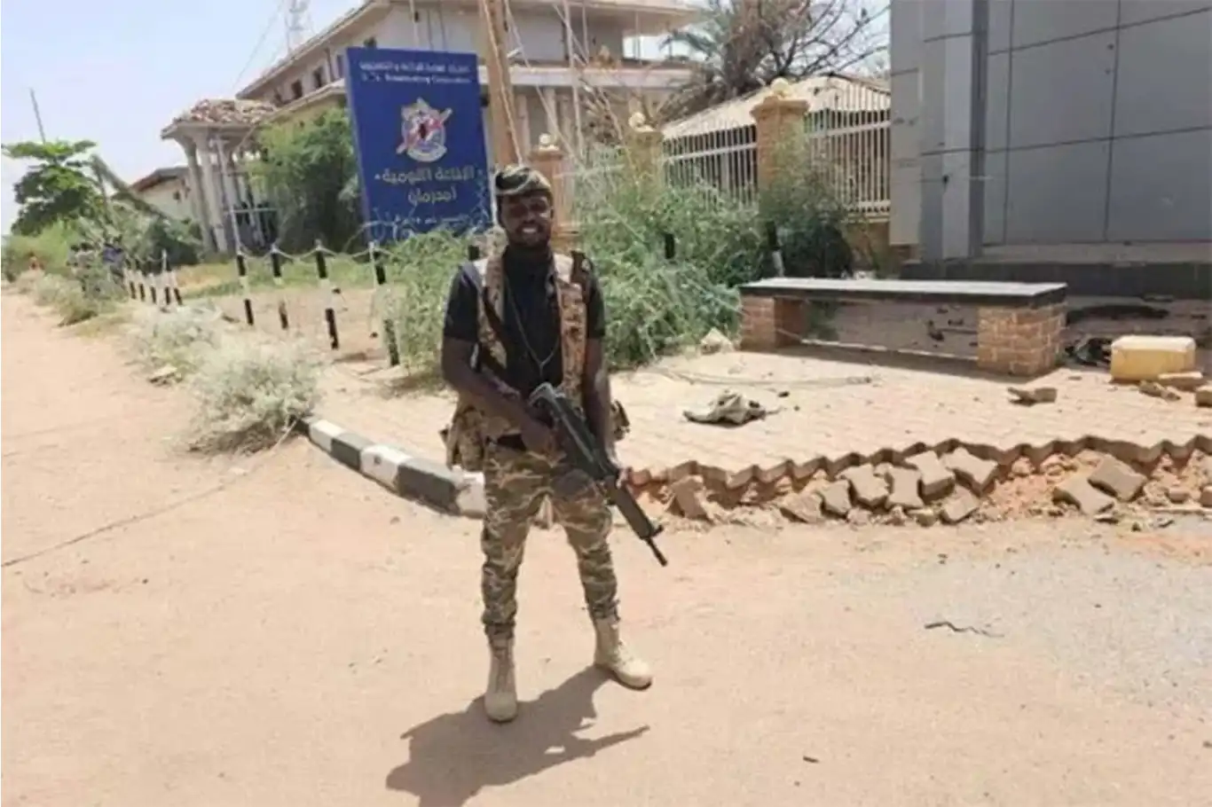 السودان.. معارك في الخرطوم وتقدم للجيش في أم درمان بعد فشل الهدنة الأممية