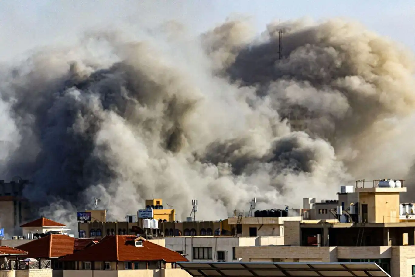 Gazze'deki hükümetten uluslararası medyaya çağrı: Saldırıları haber yapın!