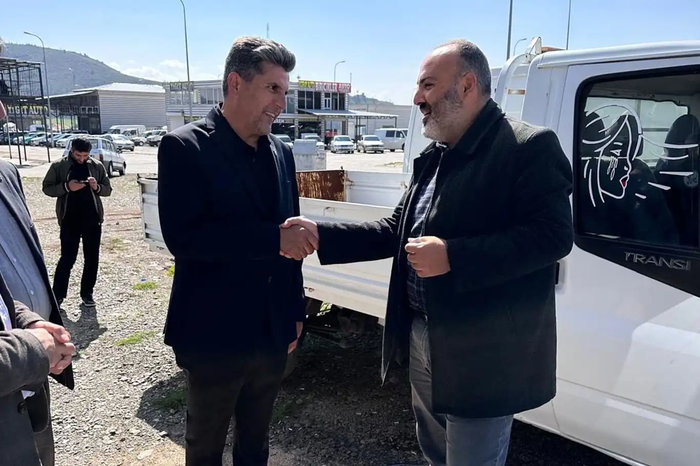 HÜDA PAR Nurdağı Belediye Başkan adayı Cihangir'den esnaf ziyareti HÜDA PAR Nurdağı Belediye Başkan adayı Cihangir'den esnaf ziyareti