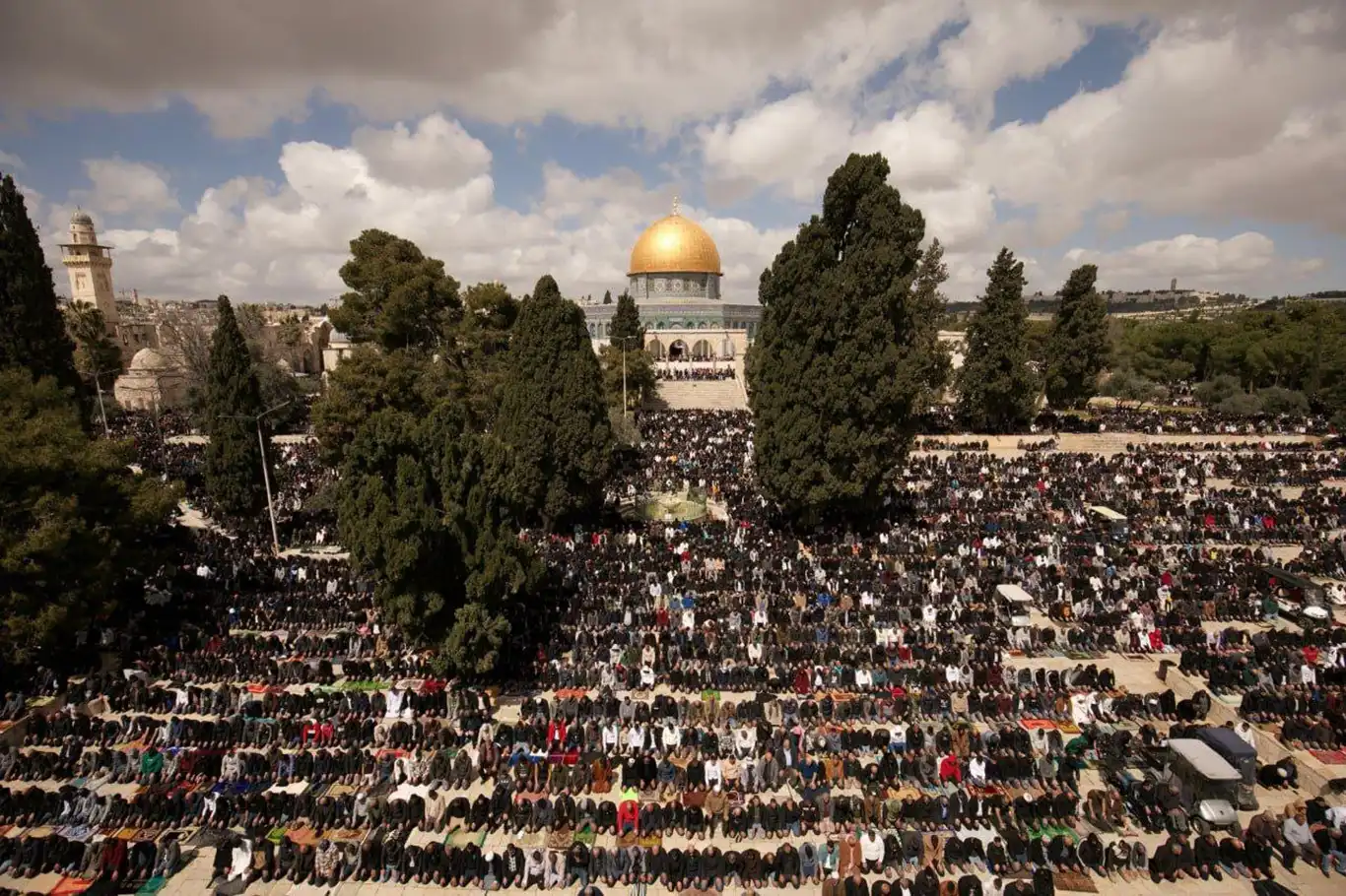 Nearly 120,000 Muslim worshipers pray at Al-Aqsa Mosque despite israeli restrictions