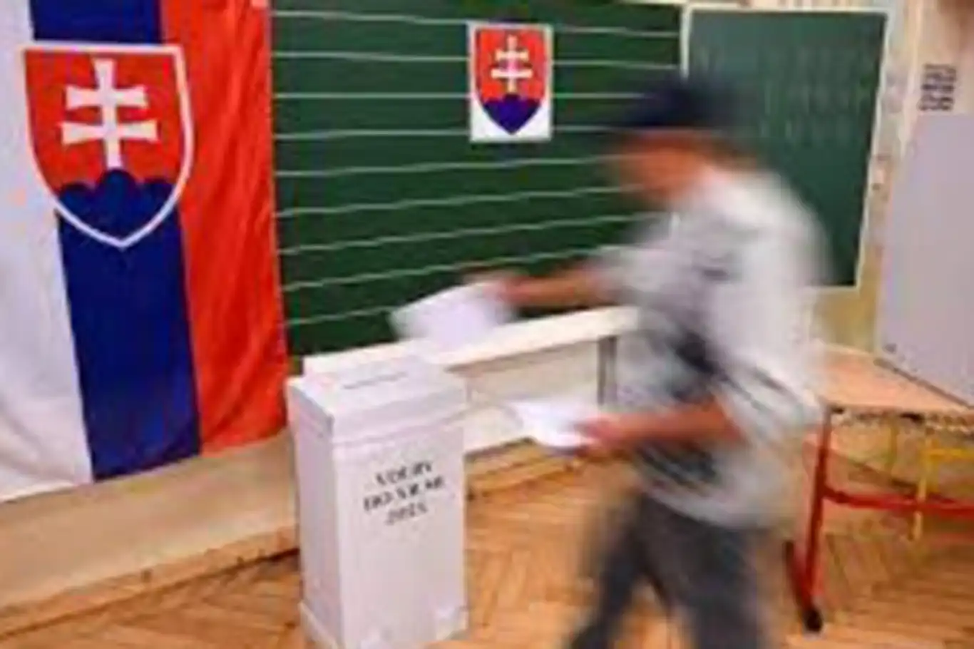 Slovakya’da halk cumhurbaşkanlığı seçimi için oy kullandı Slovakya’da halk cumhurbaşkanlığı seçimi için oy kullandı