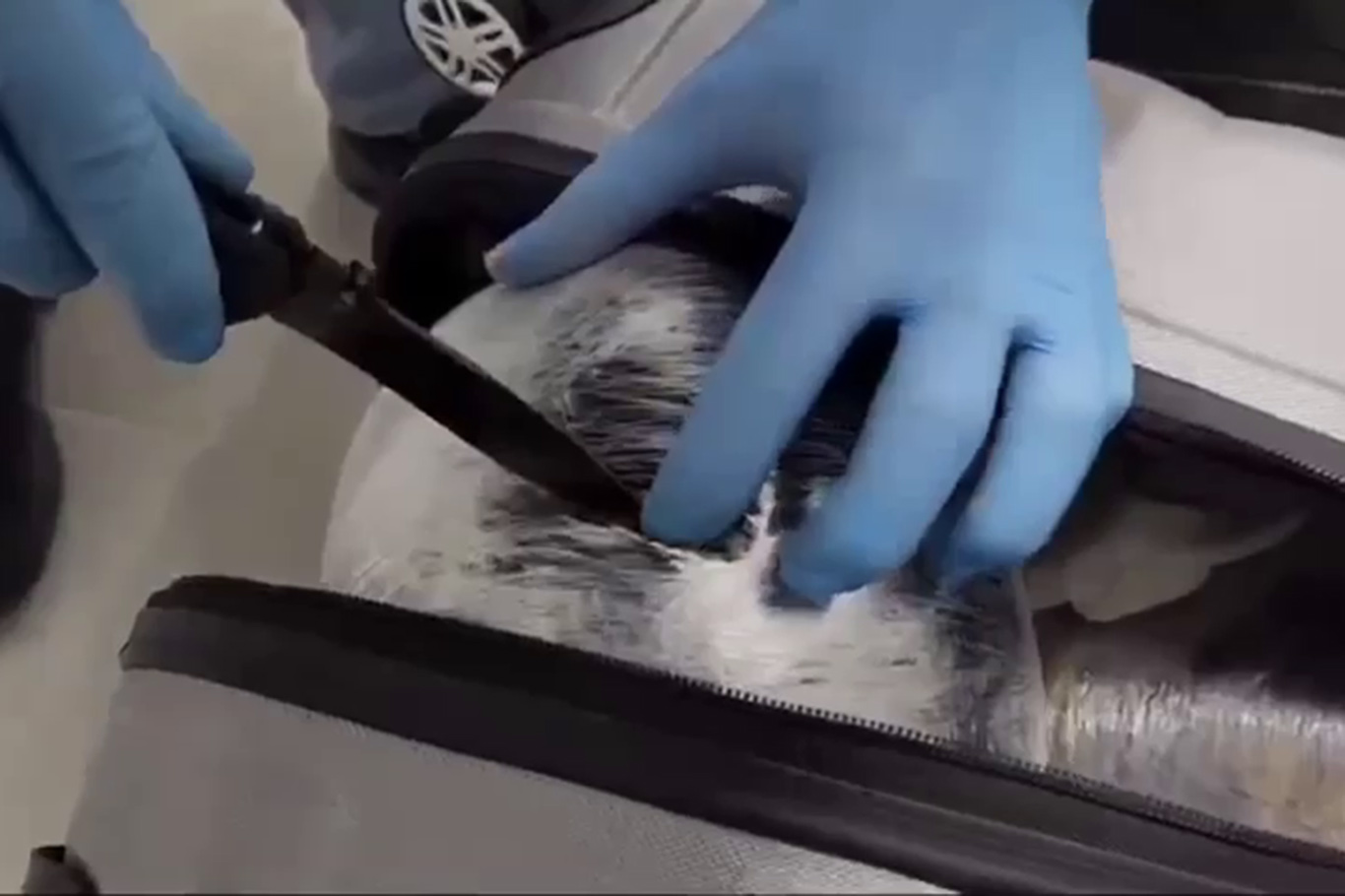 Yolcu treninde 18 kilogram kubar esrar ele geçirildi Yolcu treninde 18 kilogram kubar esrar ele geçirildi
