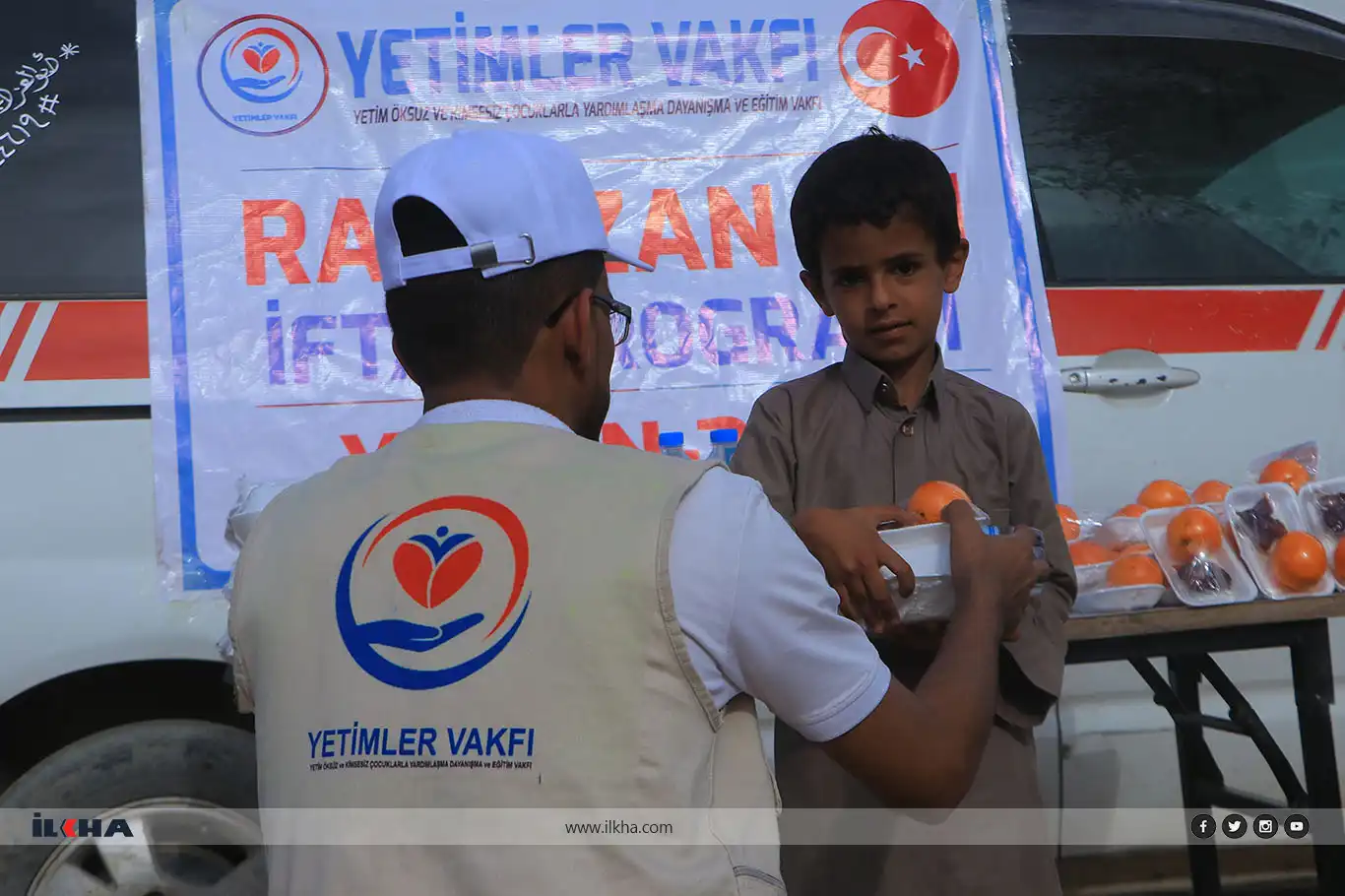 Orphans Foundation provides iftar dinners to Yemeni families in need