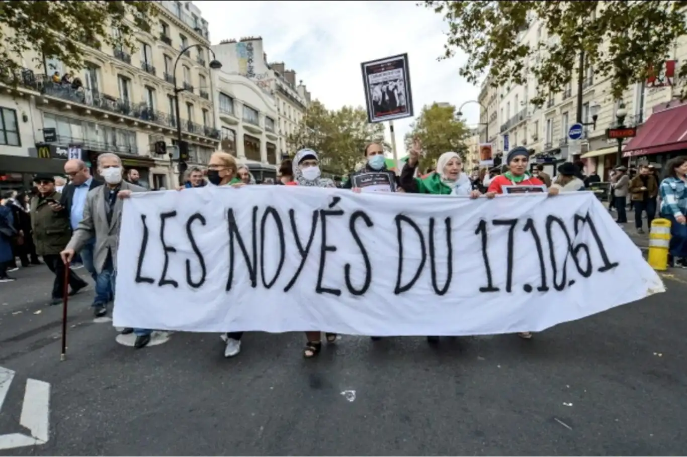 Fransa, polisinin Cezayirlileri katletmesini ancak 63 yıl sonra kınayabildi!