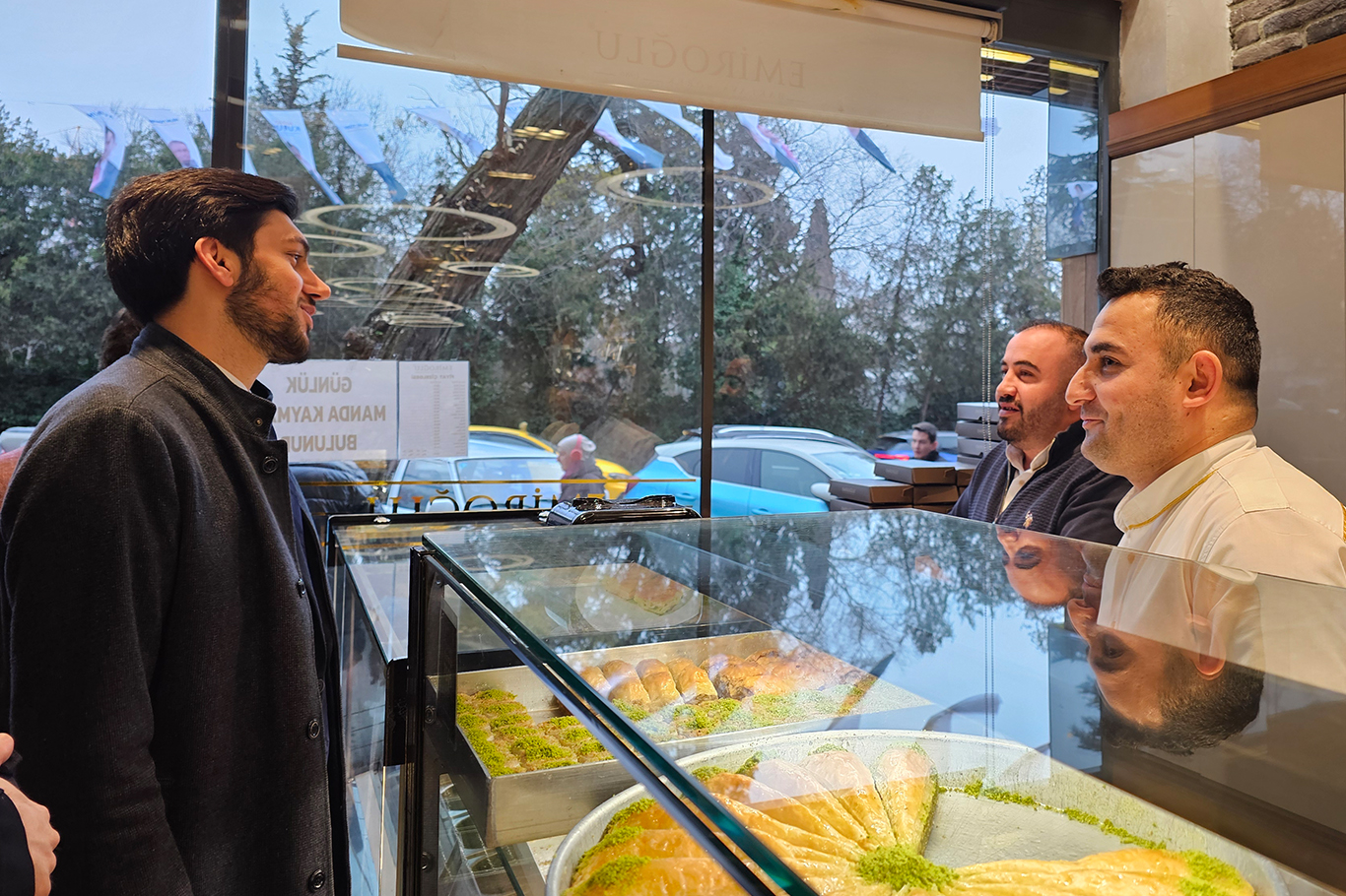 HÜDA PAR'ın Üsküdar adayı Çiftçi, esnafı ziyaret etti