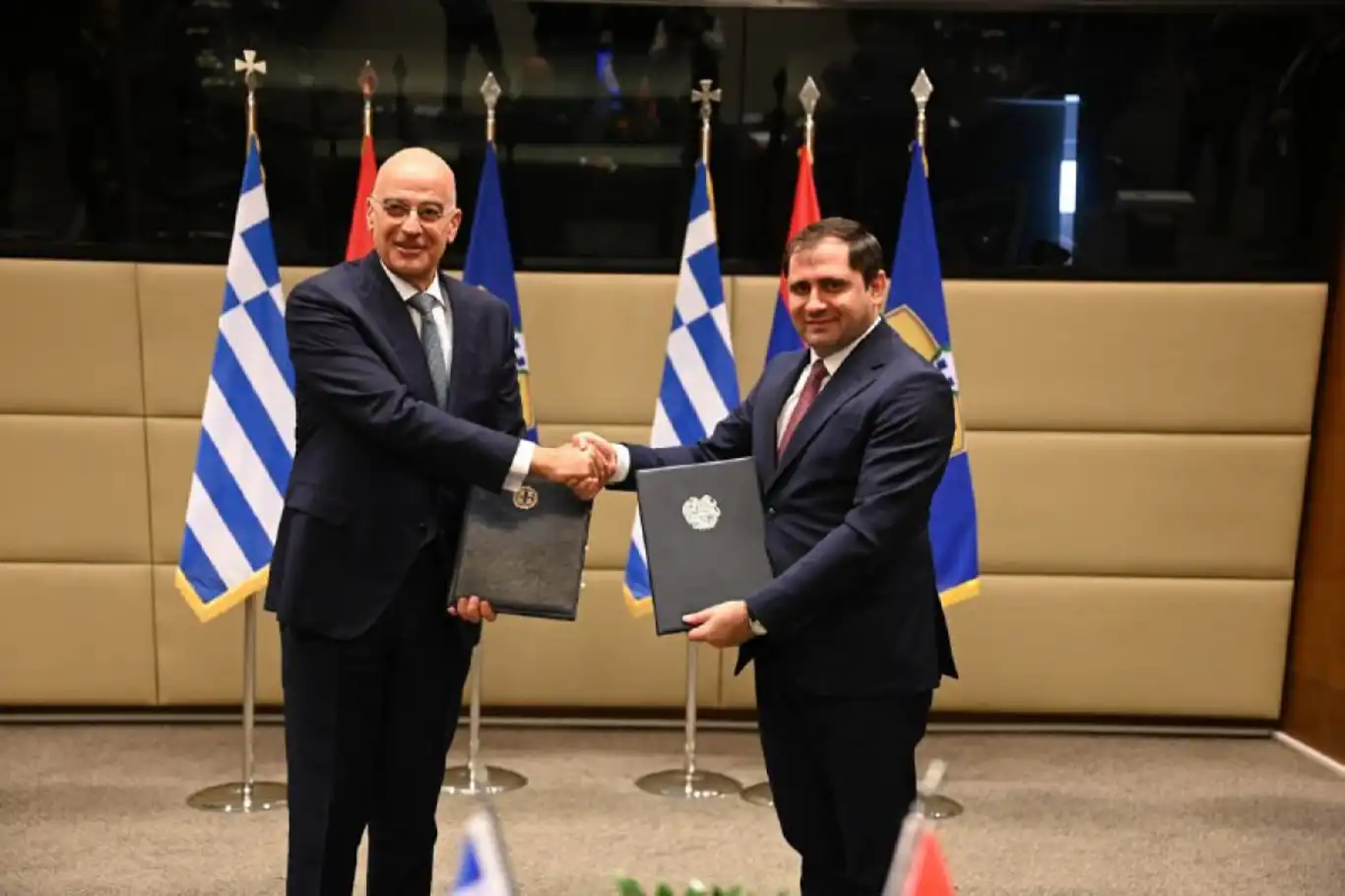Ermenistan ve Yunanistan arasında askeri-teknik iş birliği anlaşması Ermenistan ve Yunanistan arasında askeri-teknik iş birliği anlaşması