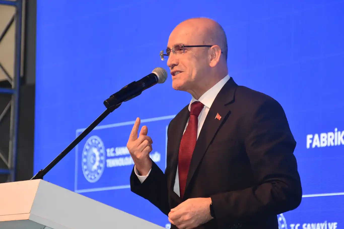Bakan Şimşek: İlk kez Türkiye'nin gayri safi yurt içi hasılası 1 trilyon 100 milyar doları aştı Bakan Şimşek: İlk kez Türkiye'nin gayri safi yurt içi hasılası 1 trilyon 100 milyar doları aştı
