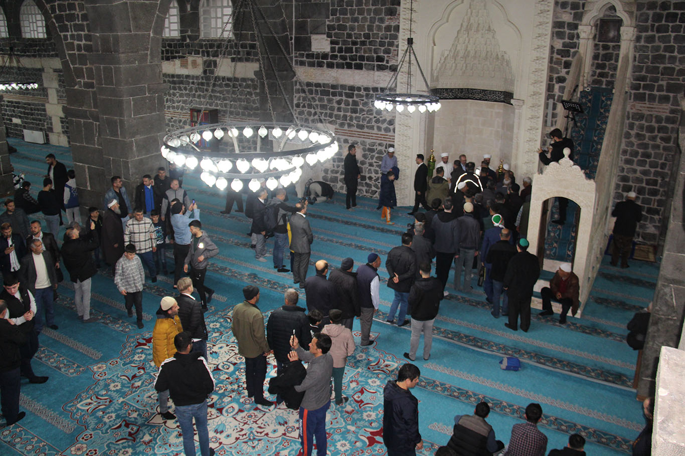 Diyarbakırlılar bayram namazını 5'inci Harem-i Şerif'te eda etti