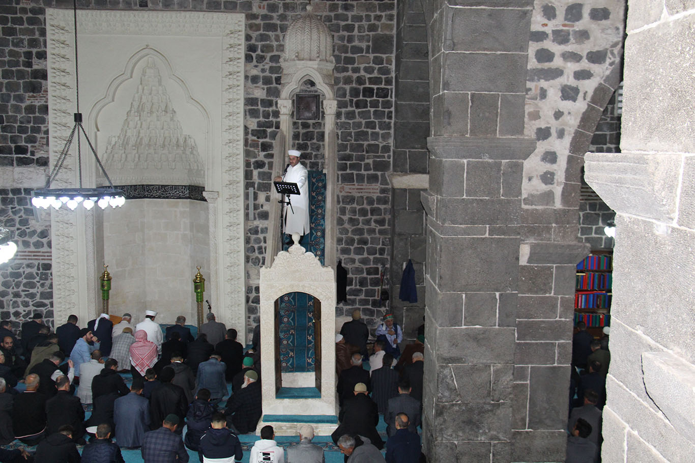 Diyarbakırlılar bayram namazını 5'inci Harem-i Şerif'te eda etti