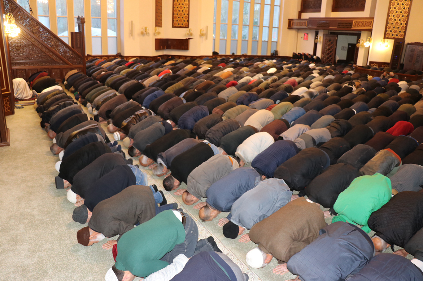 Bayram namazında Gazze'nin zaferi için eller duaya kalktı