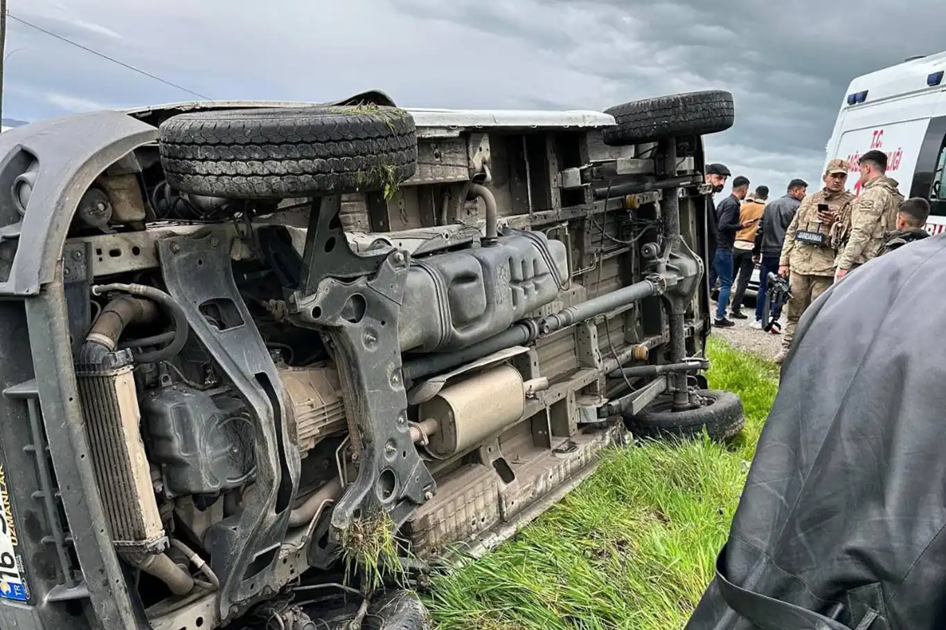 Diyarbakır'da trafik kazası: 1 ölü, 4 yaralı Diyarbakır'da trafik kazası: 1 ölü, 4 yaralı
