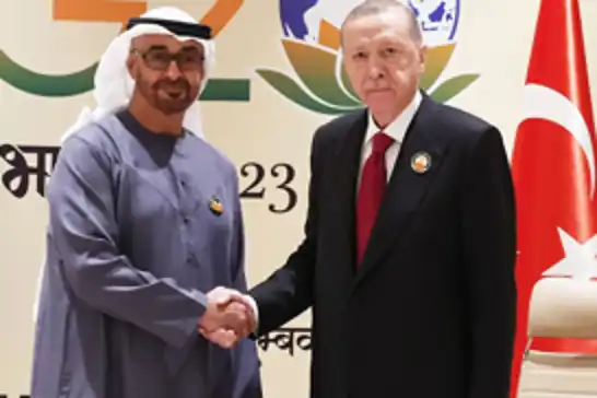 الرئيس أردوغان يجري اتصالاً هاتفياً مع رئيس الإمارات آل النهيان