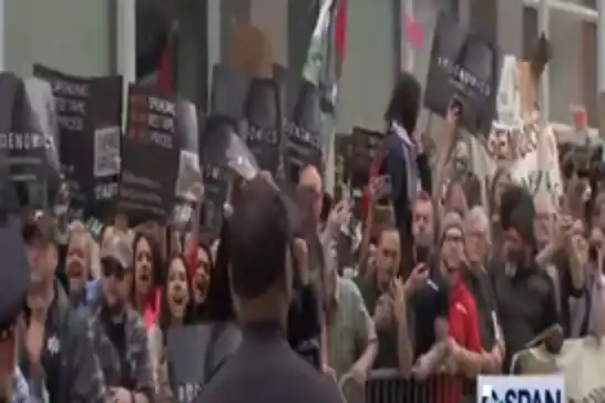 أمريكا.. احتجاجات في مسقط رأس "بايدن" بسبب دعمه للصهاينة