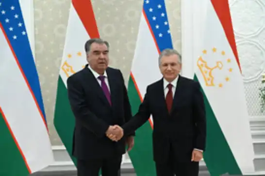أوزبكستان وطاجيكستان توقعان على اتفاقية رفع العلاقات إلى مستوى التحالف 