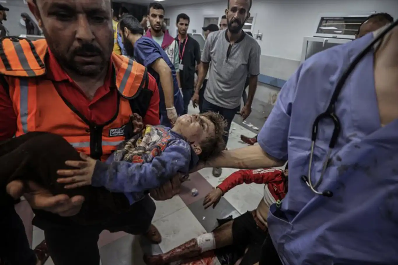 غزة الجريحة.. الأطفال أكثر ضحايا القنابل العنقودية المحظورة دولياً