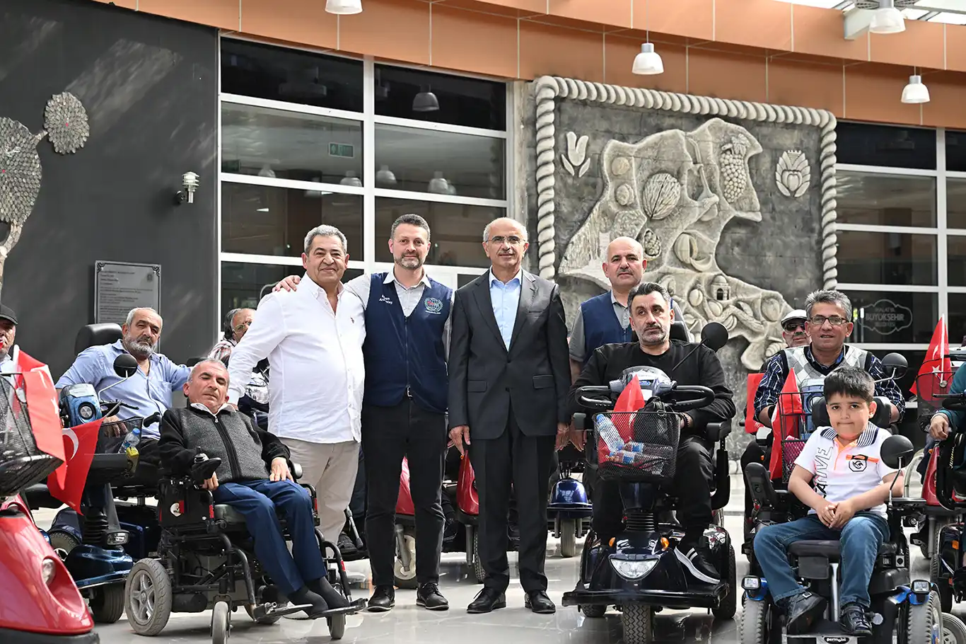 Malatya'da 50 adet akülü engelli aracı dağıtıldı Malatya'da 50 adet akülü engelli aracı dağıtıldı