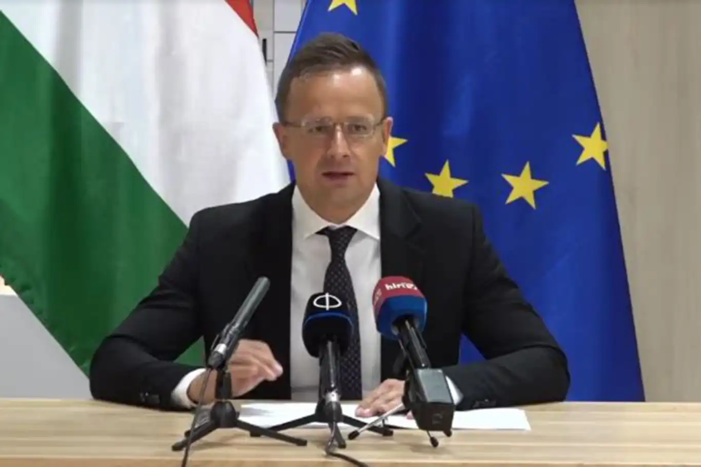 Macaristan Dışişleri Bakanı Szijjarto: Brüksel'de yeni bir dünya savaşı hazırlığı yapılıyor