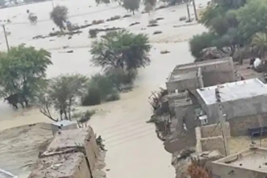 باران های شدید در ایران منجر به سیل شد: 10 نفر جان باختند