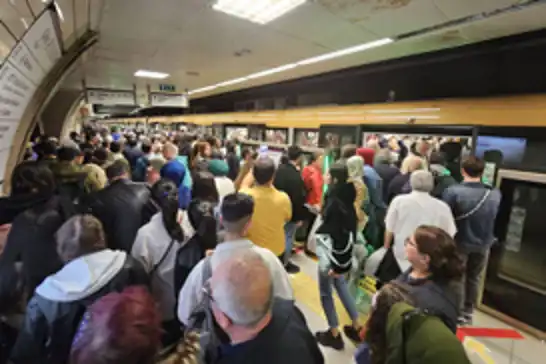 Üsküdar-Samandıra Metro Hattı'ndaki arıza 30 saati aşkın süredir giderilmedi