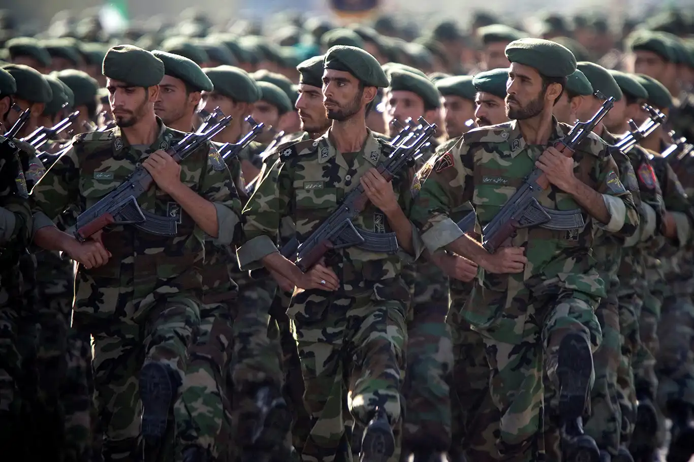 İran'dan AP'ye Devrim Muhafızları misillemesi