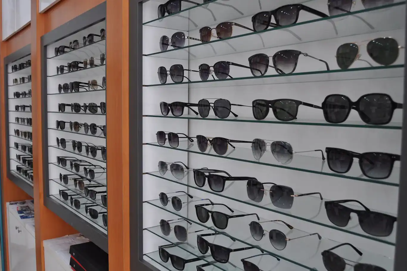 Uzmanlar: Göz sağlığı için güneş gözlüğünü optik mağazalarından alın